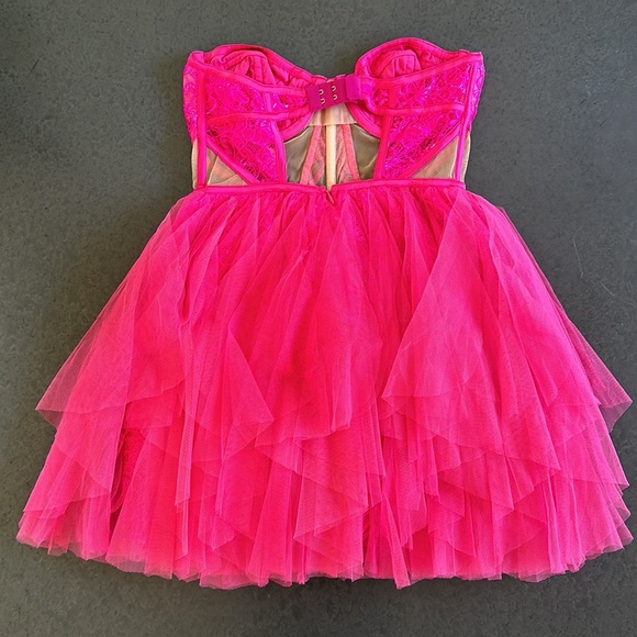 NEW FOR LOVE & LEMONS Rosario Mini Dress in Hot Pink - Picture 5 of 10